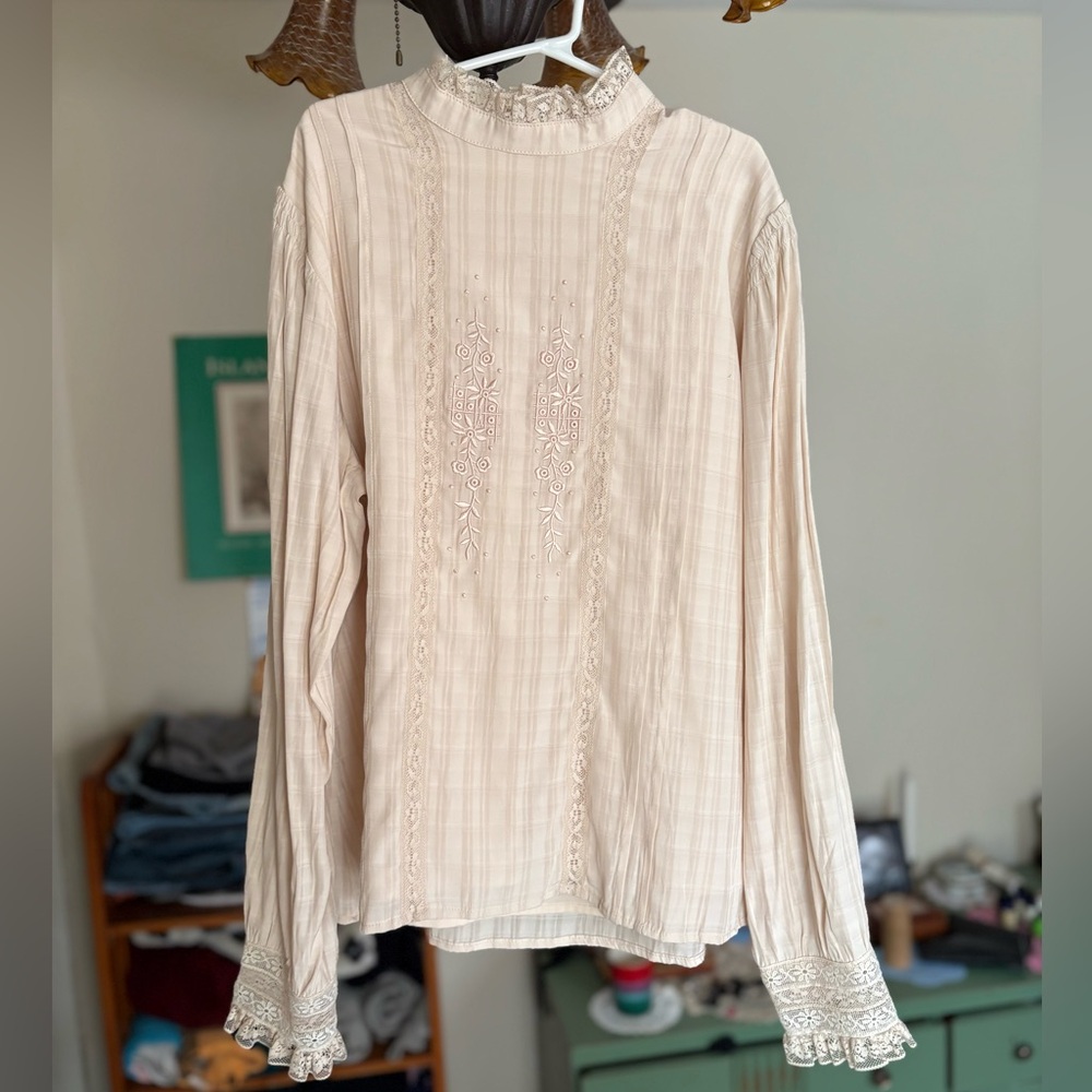 Lace Trim High-Neck Cream Blouse - Picture 4 of 13